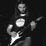 David_Gilmour_and_stratocaster