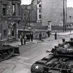 Checkpoint_Charlie_1961